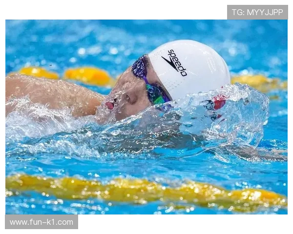 汪顺赛场上全神贯注，私下竟然这么会宠娃，看着不像游泳运动员啊！