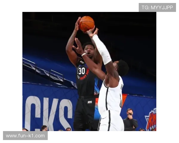 朱利叶斯·兰德尔季后赛内线背身单打效率提升明显拉开队友得分空间