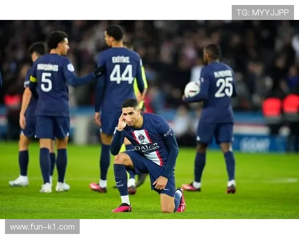巴黎圣日耳曼从法甲霸主到欧战考验，当前表现波动对赛季走势形成制约